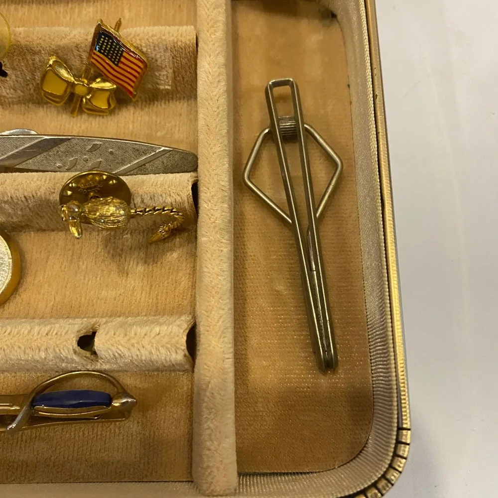 Vintage Accessory Lot Mens Cuff Links Tie Tacks and Clips Gold Silver Golf Arrow